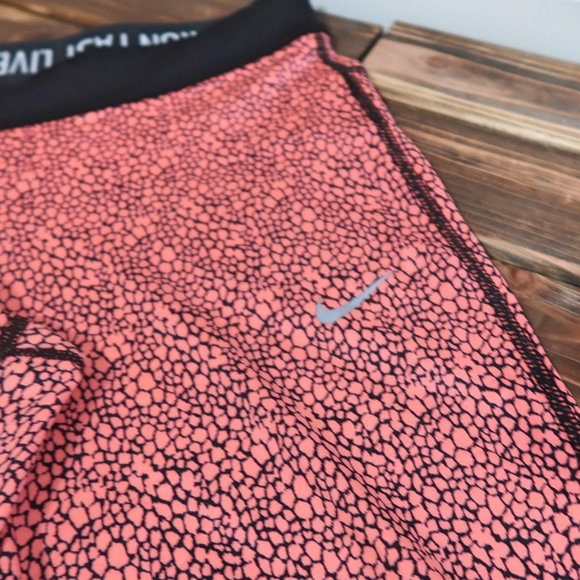 Nike Women's Dri-Fit AOP Relay Crop Running Tights - Picture 6 of 10